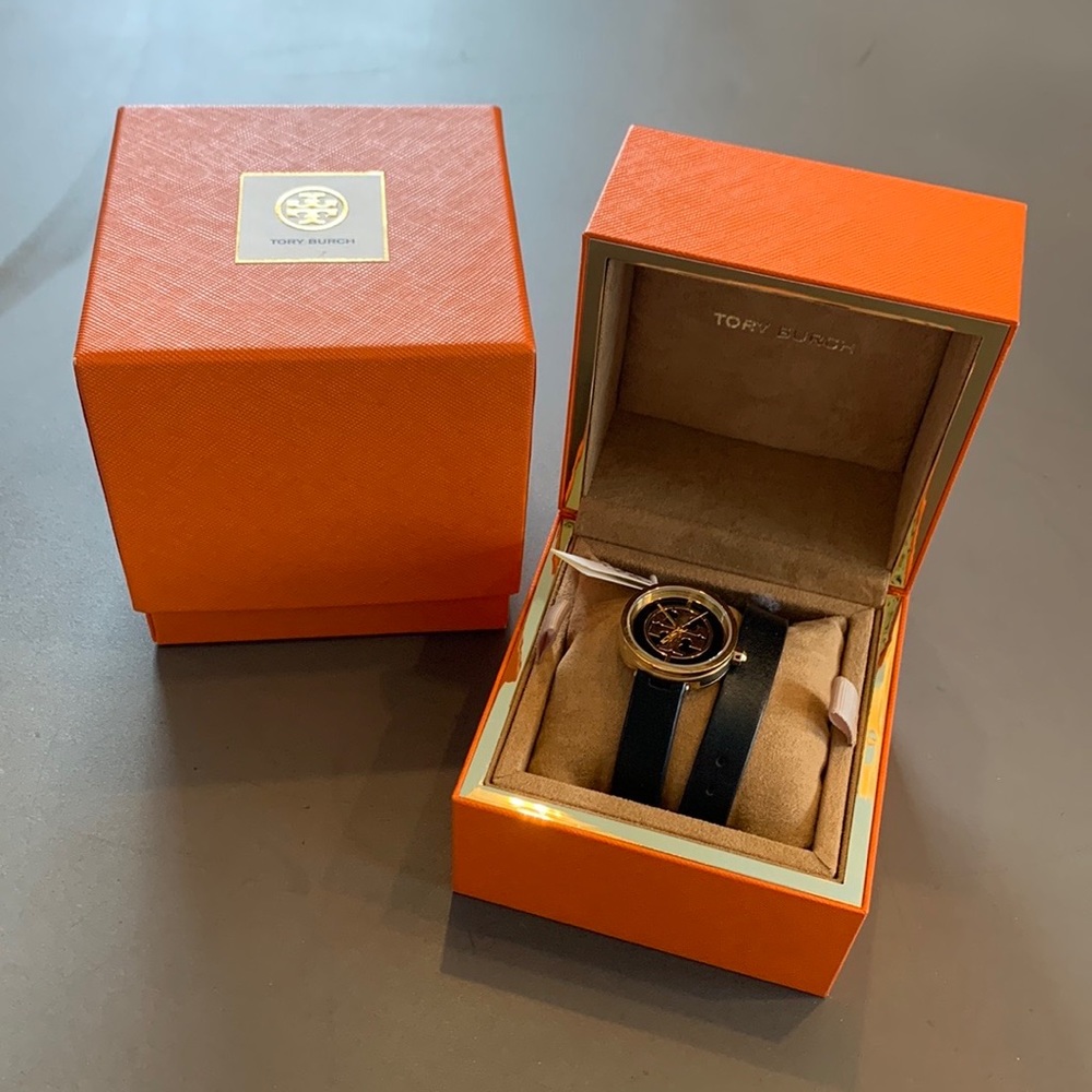 TORY BURCH | REVA DOUBLE-WRAP WATCH | BLACK LEATHER/GOLD-TONE | 28 MM